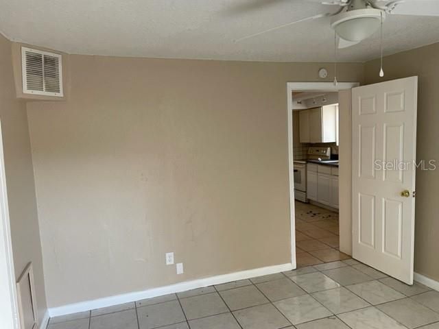 For Rent: $1,950 (3 beds, 2 baths, 1240 Square Feet)