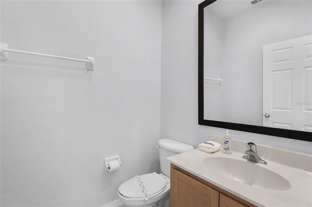 For Sale: $289,000 (2 beds, 2 baths, 1161 Square Feet)
