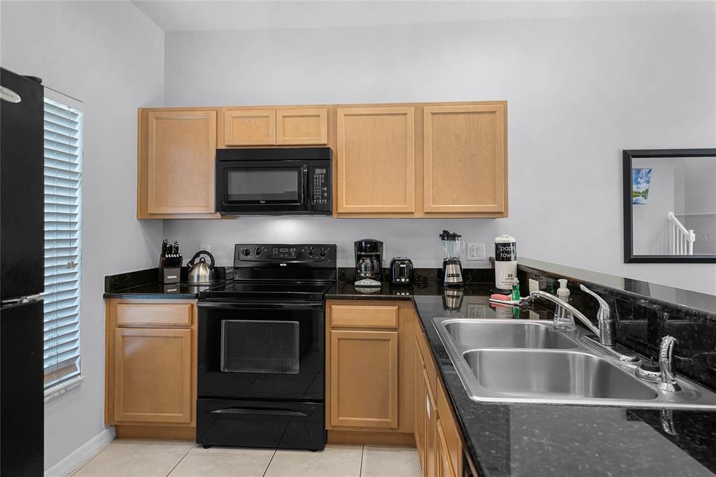 For Sale: $277,000 (2 beds, 2 baths, 1161 Square Feet)