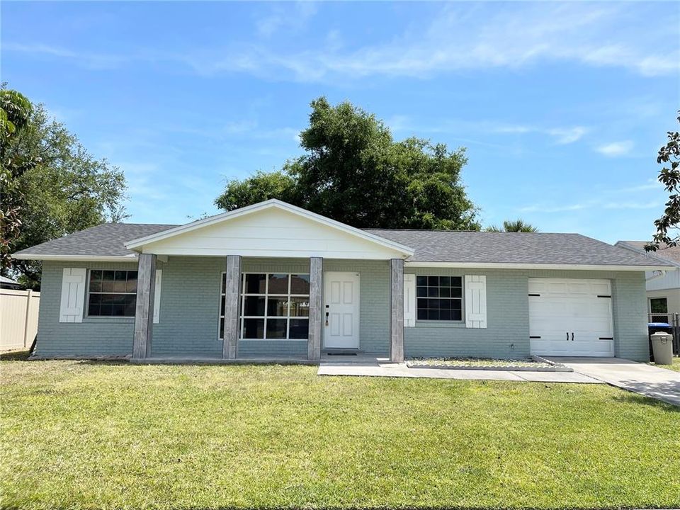 For Sale: $389,900 (3 beds, 2 baths, 1165 Square Feet)