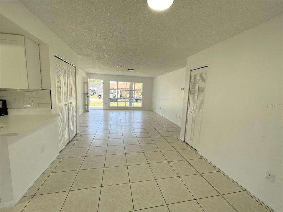 For Sale: $389,900 (3 beds, 2 baths, 1165 Square Feet)