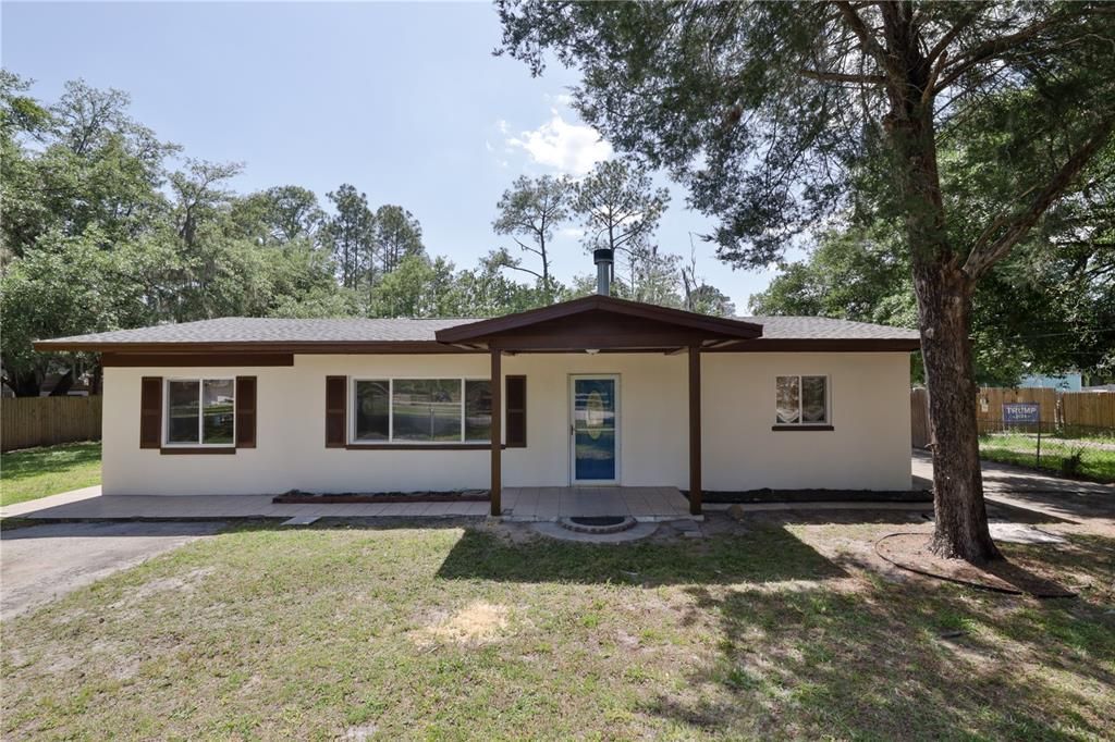 For Sale: $269,500 (3 beds, 1 baths, 1036 Square Feet)