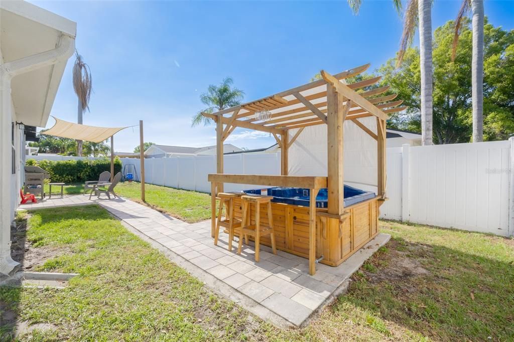 For Sale: $545,000 (3 beds, 2 baths, 1553 Square Feet)