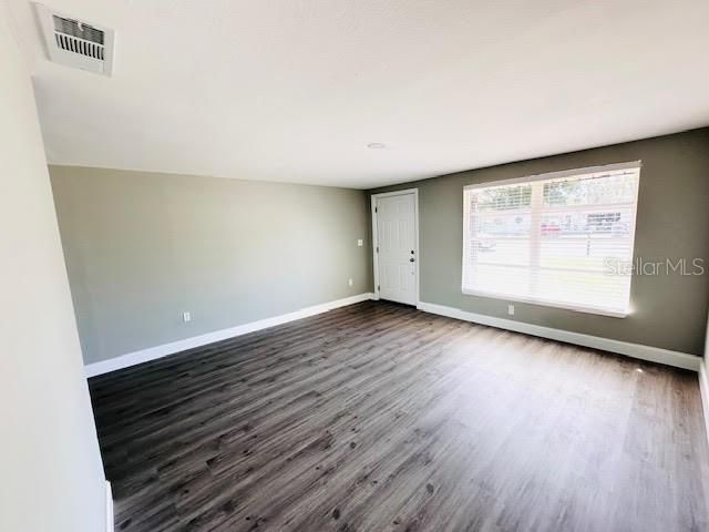 For Rent: $2,400 (2 beds, 1 baths, 1016 Square Feet)