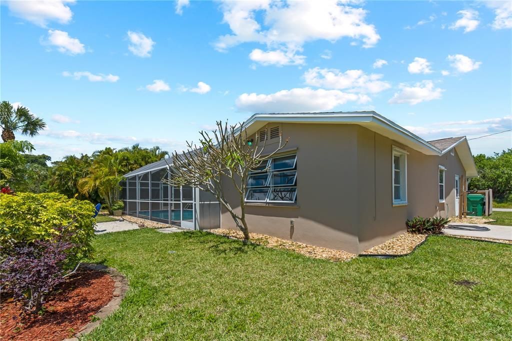For Sale: $549,900 (4 beds, 2 baths, 1783 Square Feet)