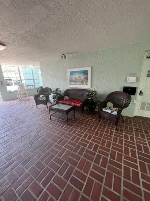 For Rent: $1,875 (2 beds, 2 baths, 1200 Square Feet)