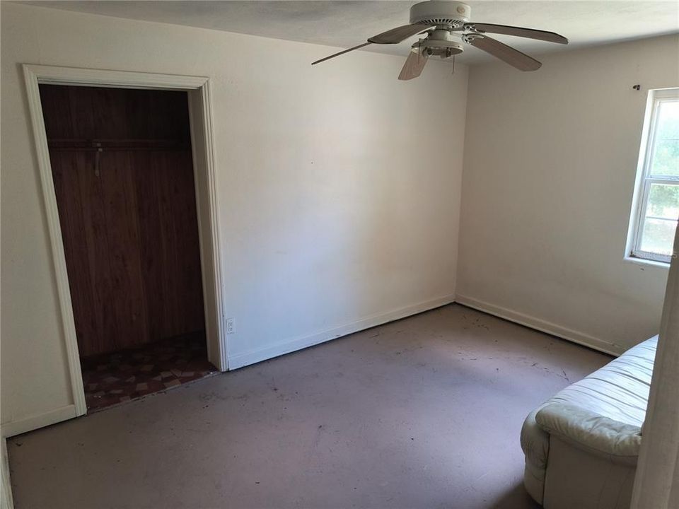 For Sale: $158,000 (2 beds, 1 baths, 1121 Square Feet)