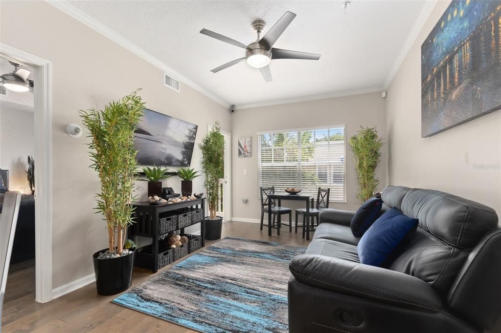 For Sale: $469,000 (1 beds, 1 baths, 613 Square Feet)