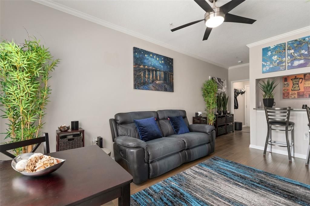 For Sale: $469,000 (1 beds, 1 baths, 604 Square Feet)