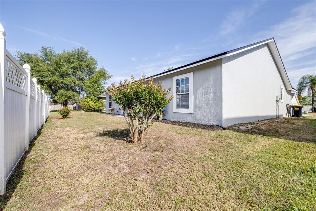 For Sale: $295,000 (3 beds, 2 baths, 1370 Square Feet)