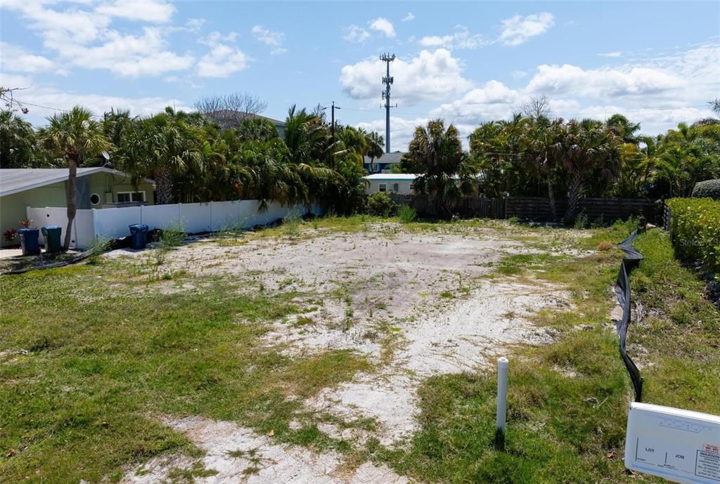 7,500 square foot vacant and buildable lot
