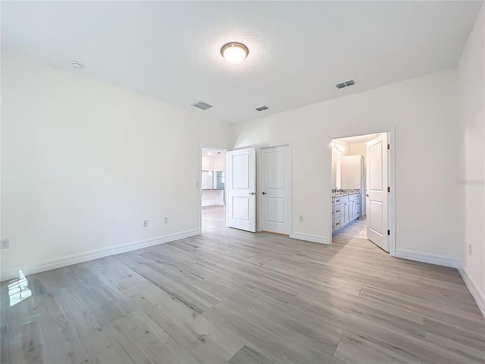 For Sale: $495,000 (3 beds, 2 baths, 1929 Square Feet)