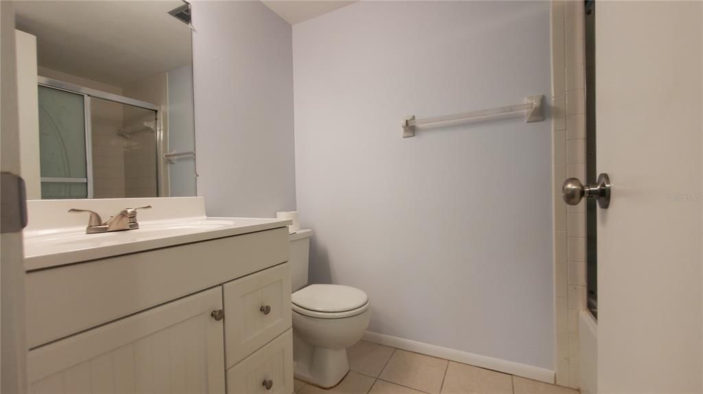 For Sale: $149,900 (2 beds, 2 baths, 899 Square Feet)