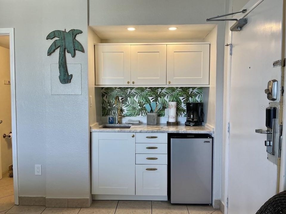 Active With Contract: $99,000 (1 beds, 1 baths, 248 Square Feet)