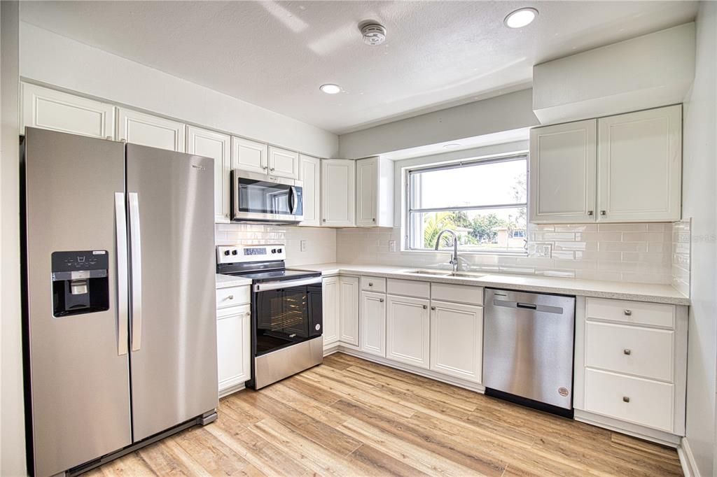For Sale: $366,000 (2 beds, 2 baths, 1453 Square Feet)