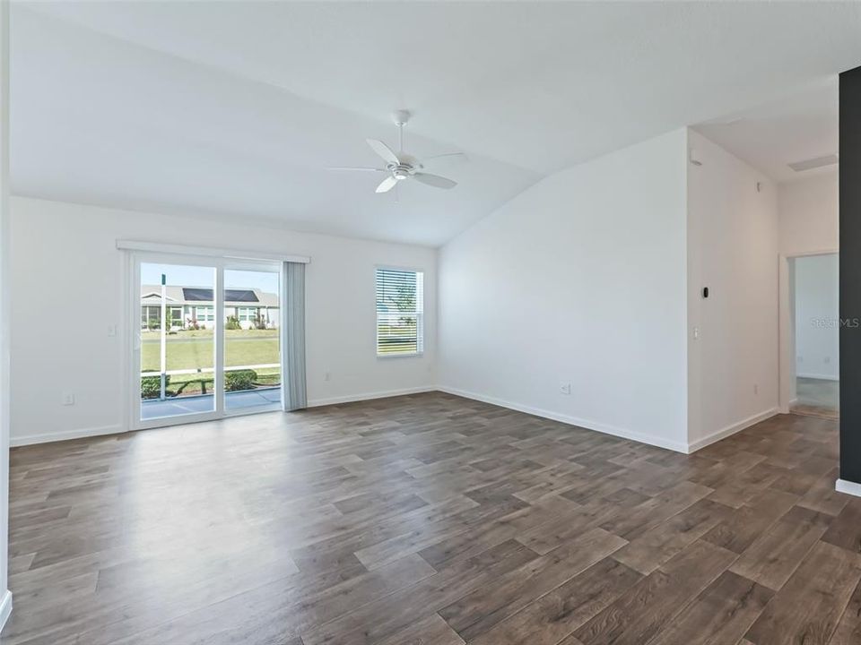 For Sale: $320,000 (2 beds, 2 baths, 1203 Square Feet)