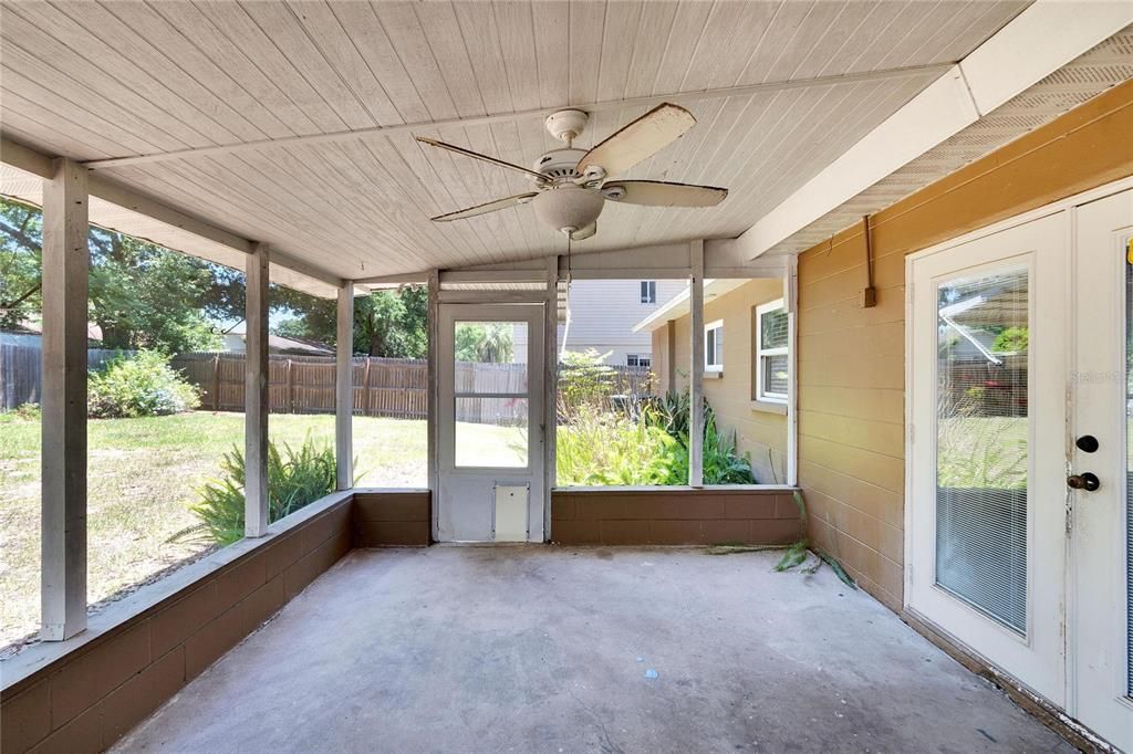 Active With Contract: $309,000 (3 beds, 2 baths, 1144 Square Feet)
