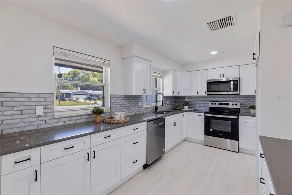 Active With Contract: $525,000 (3 beds, 2 baths, 1583 Square Feet)