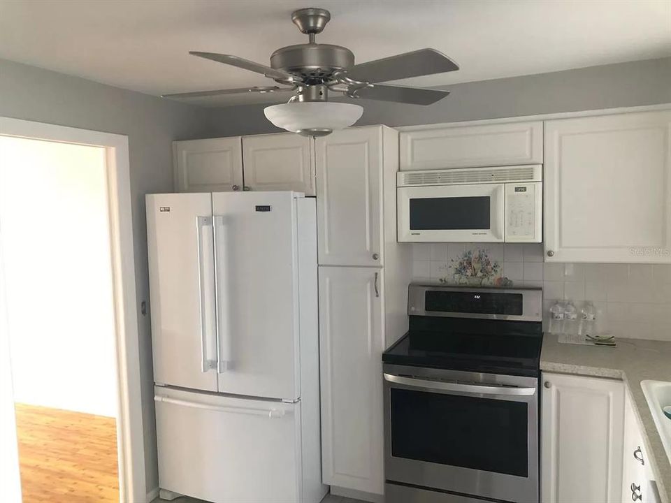 For Sale: $309,000 (2 beds, 2 baths, 1050 Square Feet)