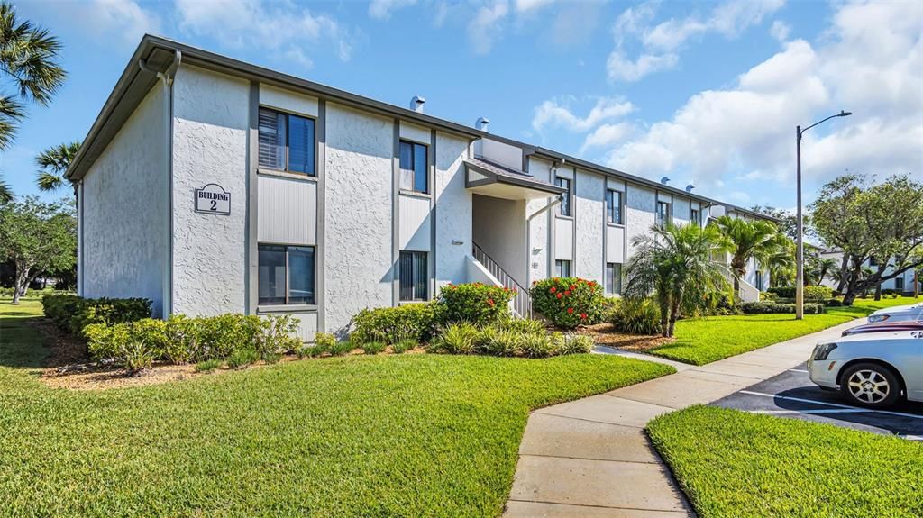 Recently Sold: $199,500 (2 beds, 2 baths, 1054 Square Feet)