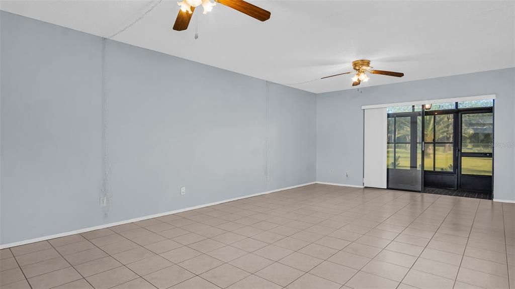 Active With Contract: $199,500 (2 beds, 2 baths, 1054 Square Feet)