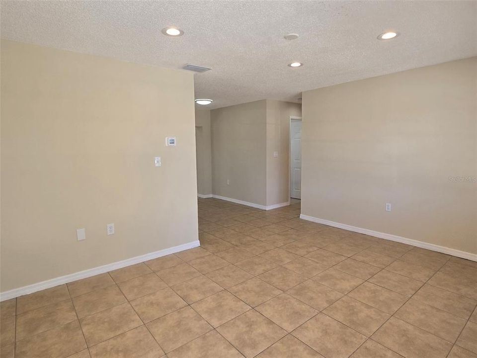 For Rent: $1,895 (4 beds, 2 baths, 1623 Square Feet)