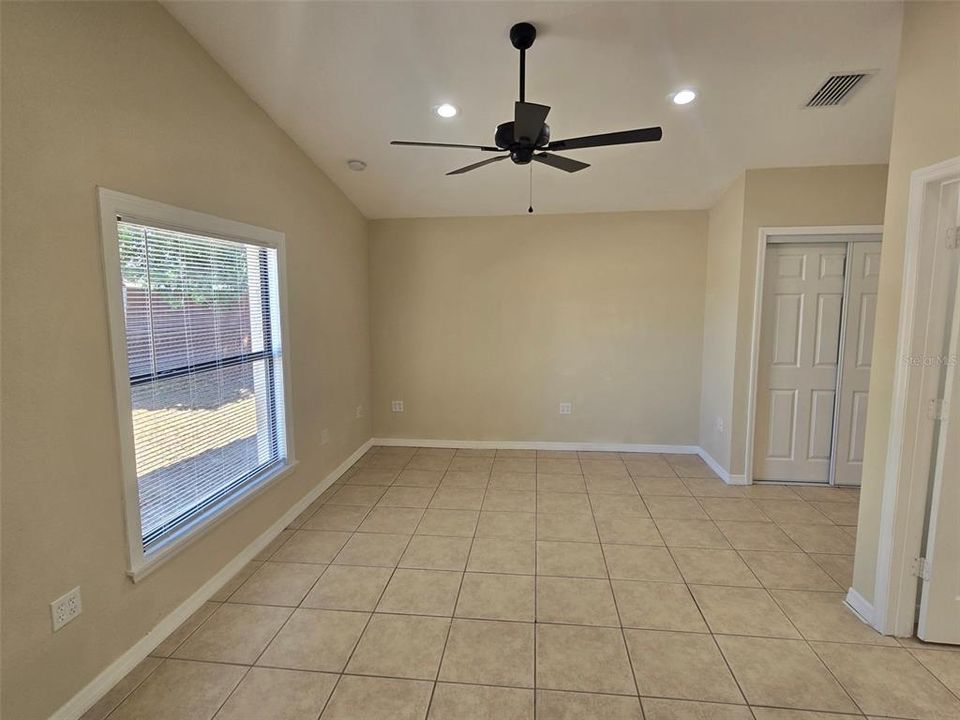 For Rent: $1,895 (4 beds, 2 baths, 1623 Square Feet)