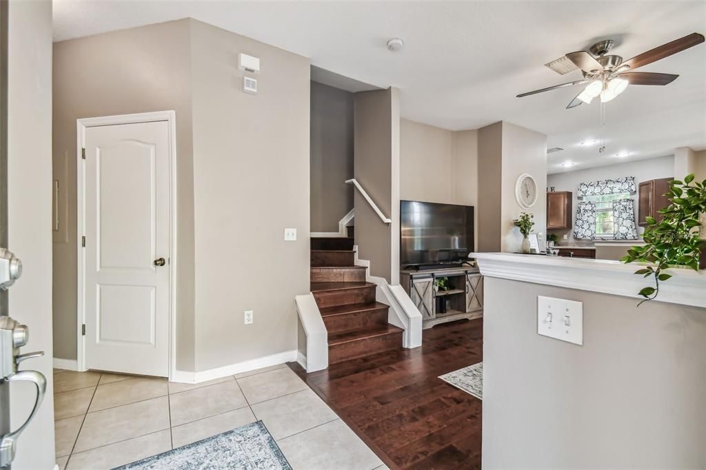 For Sale: $279,990 (2 beds, 2 baths, 1260 Square Feet)