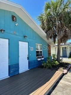 Active With Contract: $1,500 (1 beds, 1 baths, 700 Square Feet)