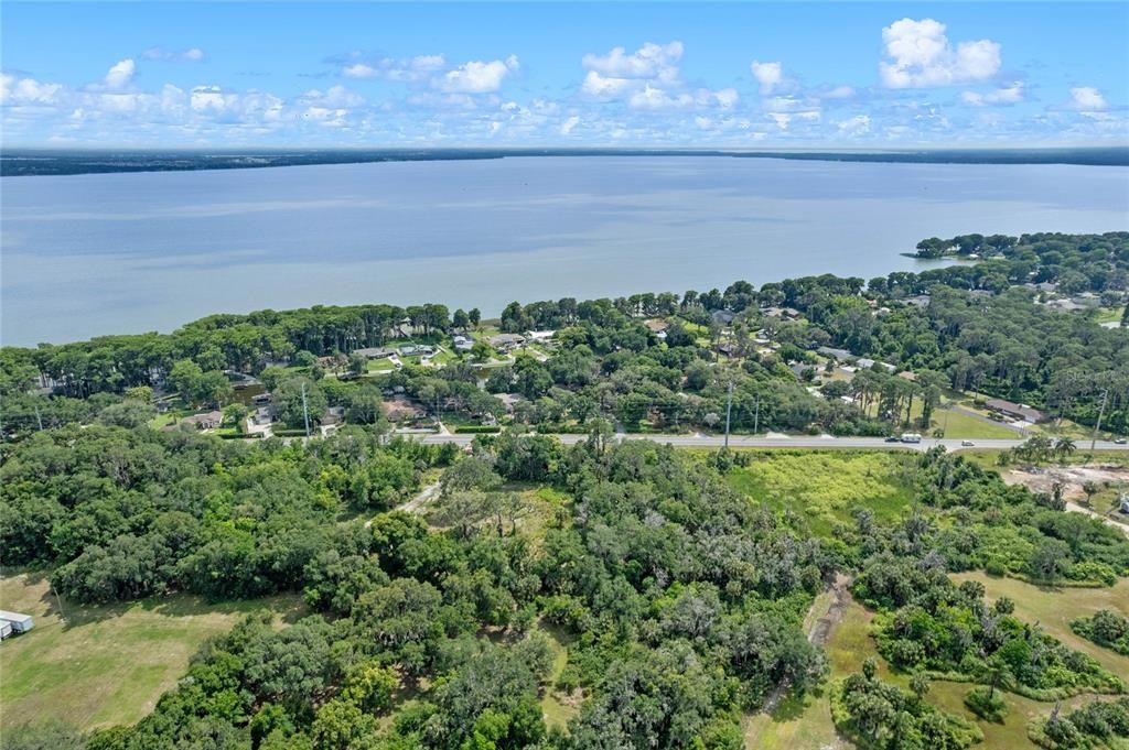 На продажу: $800,000 (7.60 acres)