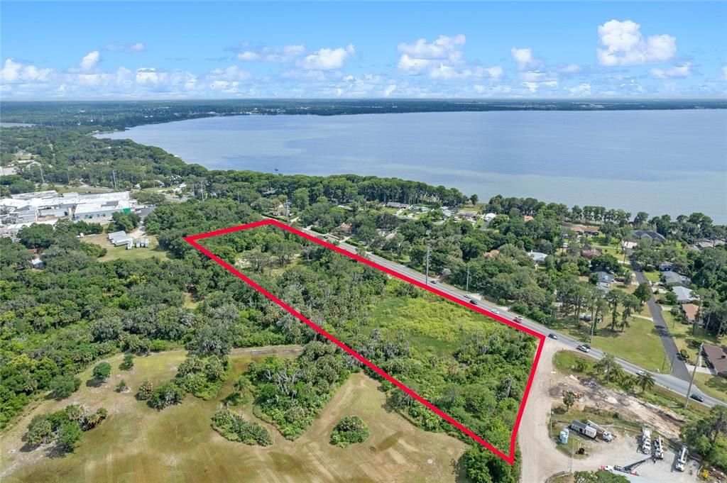 На продажу: $800,000 (7.60 acres)