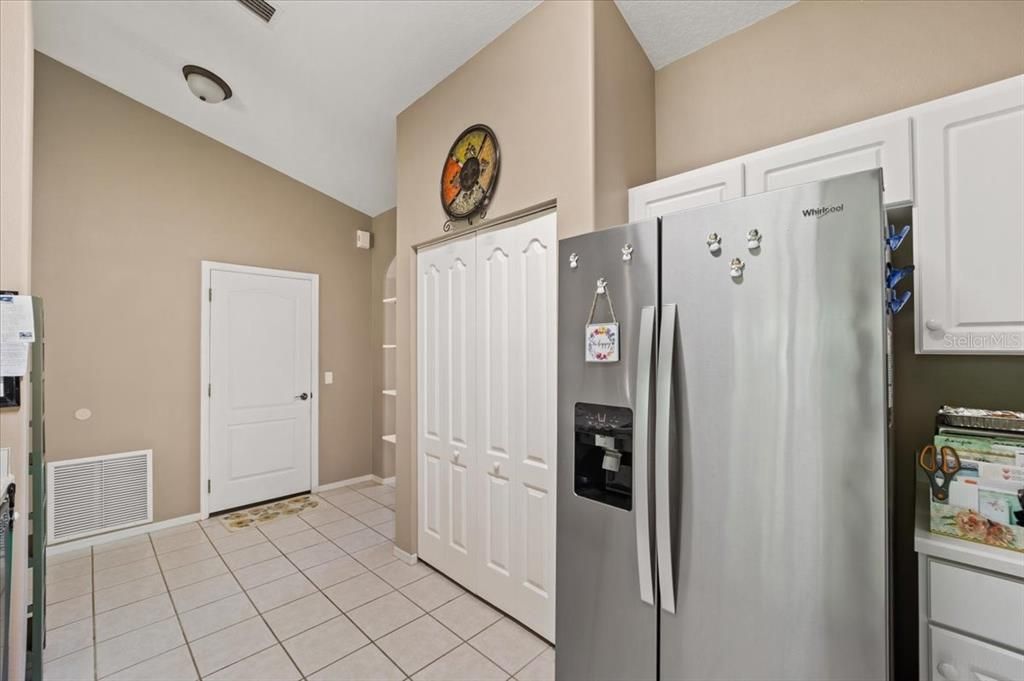 For Sale: $289,900 (2 beds, 2 baths, 1143 Square Feet)