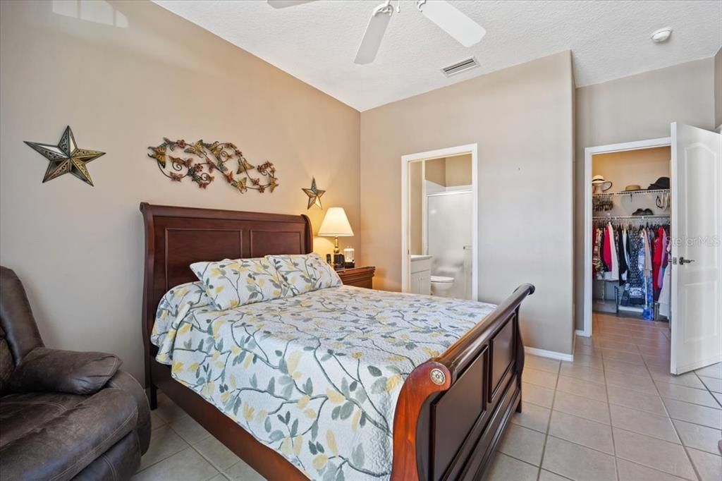 For Sale: $289,900 (2 beds, 2 baths, 1143 Square Feet)