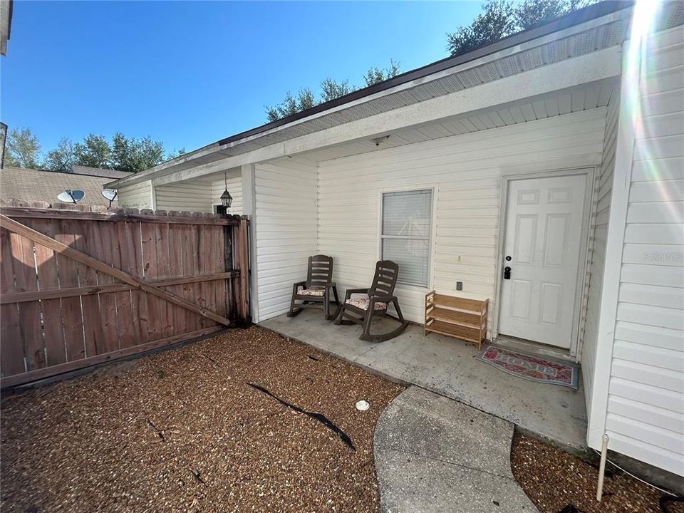 Active With Contract: $249,900 (3 beds, 2 baths, 1008 Square Feet)