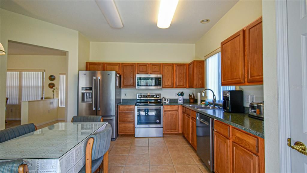 For Sale: $294,500 (2 beds, 2 baths, 1449 Square Feet)