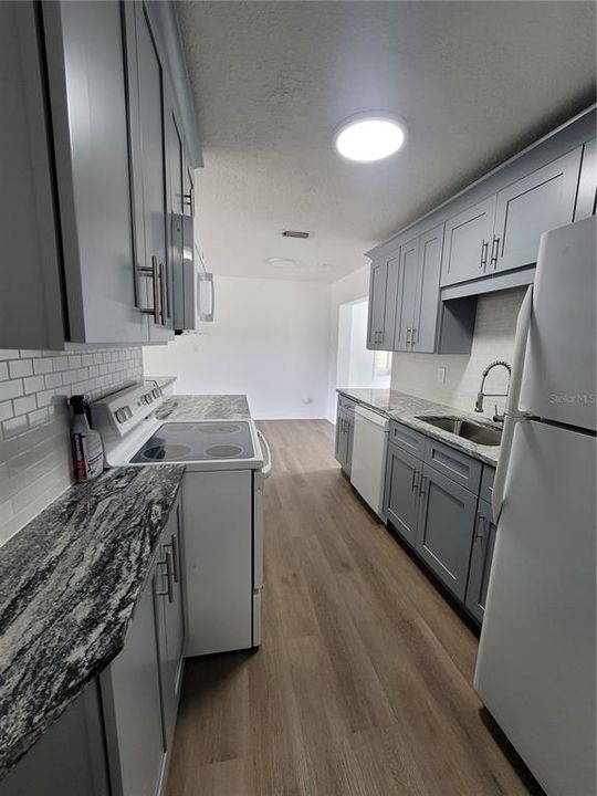 Recently Rented: $2,900 (3 beds, 2 baths, 1444 Square Feet)