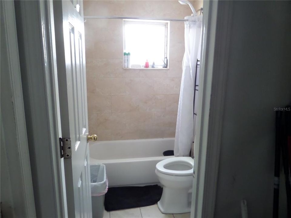For Sale: $350,000 (3 beds, 2 baths, 1072 Square Feet)