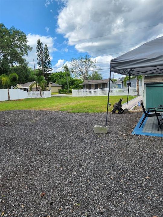 For Sale: $250,000 (2 beds, 2 baths, 933 Square Feet)