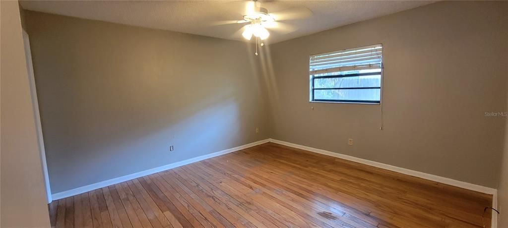 For Rent: $1,900 (3 beds, 2 baths, 1724 Square Feet)
