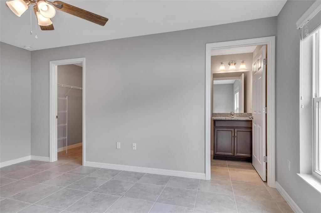 Active With Contract: $1,800 (3 beds, 2 baths, 1211 Square Feet)