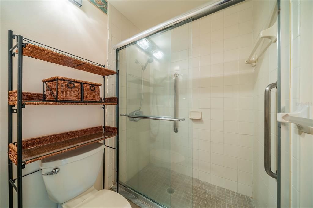 待售: $125,000 (1 贝兹, 1 浴室, 800 平方英尺)