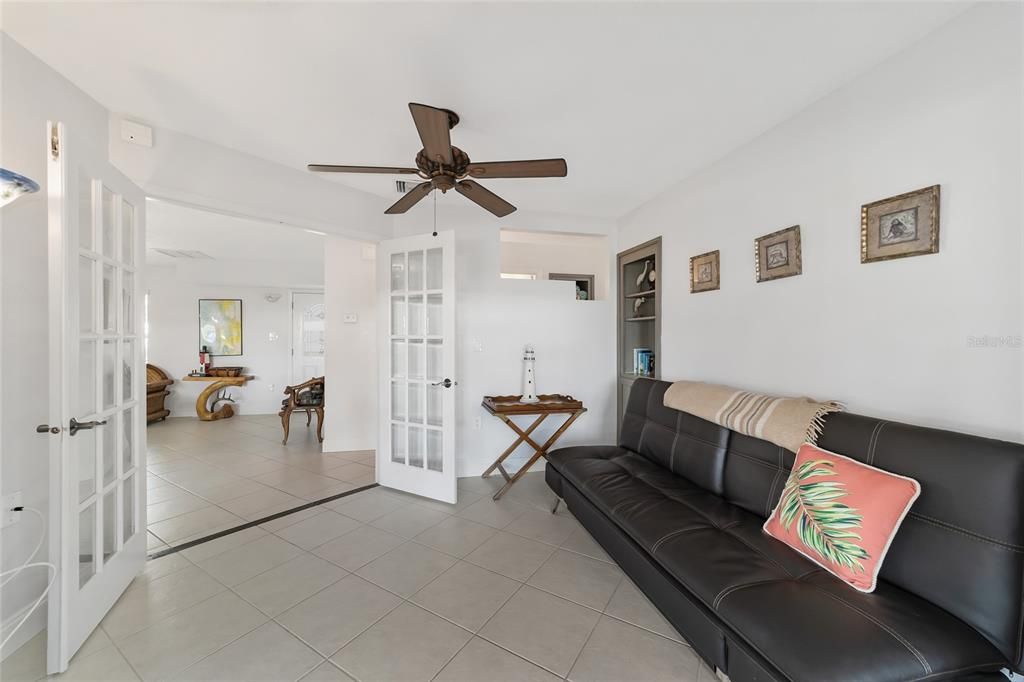 For Sale: $685,000 (2 beds, 2 baths, 1822 Square Feet)
