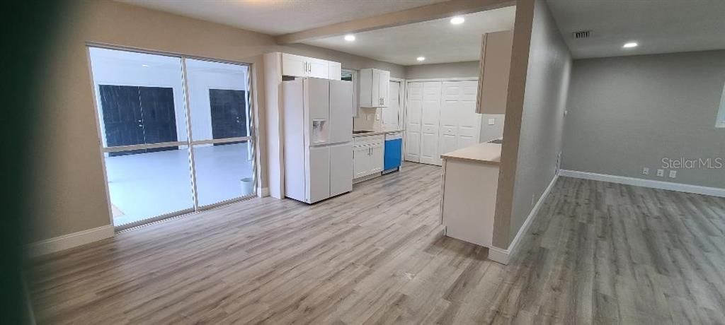 Vendido Recientemente: $269,000 (3 camas, 2 baños, 1154 Pies cuadrados)