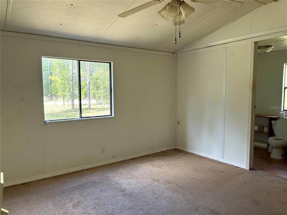 Active With Contract: $88,000 (2 beds, 2 baths, 840 Square Feet)