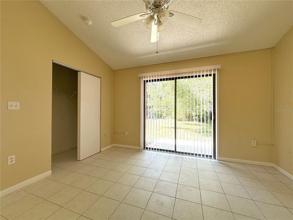 Active With Contract: $1,950 (3 beds, 2 baths, 1227 Square Feet)