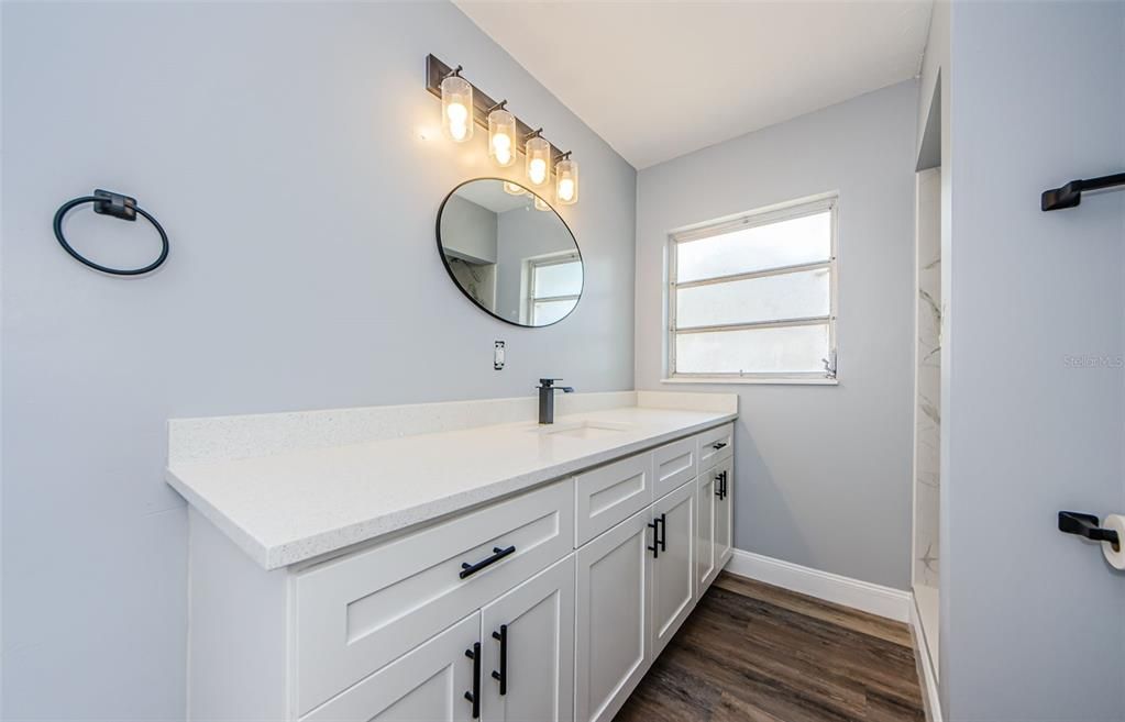For Sale: $549,900 (3 beds, 2 baths, 1923 Square Feet)