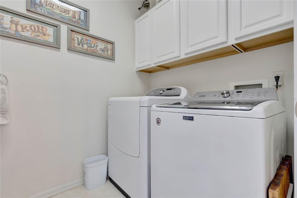 For Sale: $385,000 (2 beds, 2 baths, 2005 Square Feet)