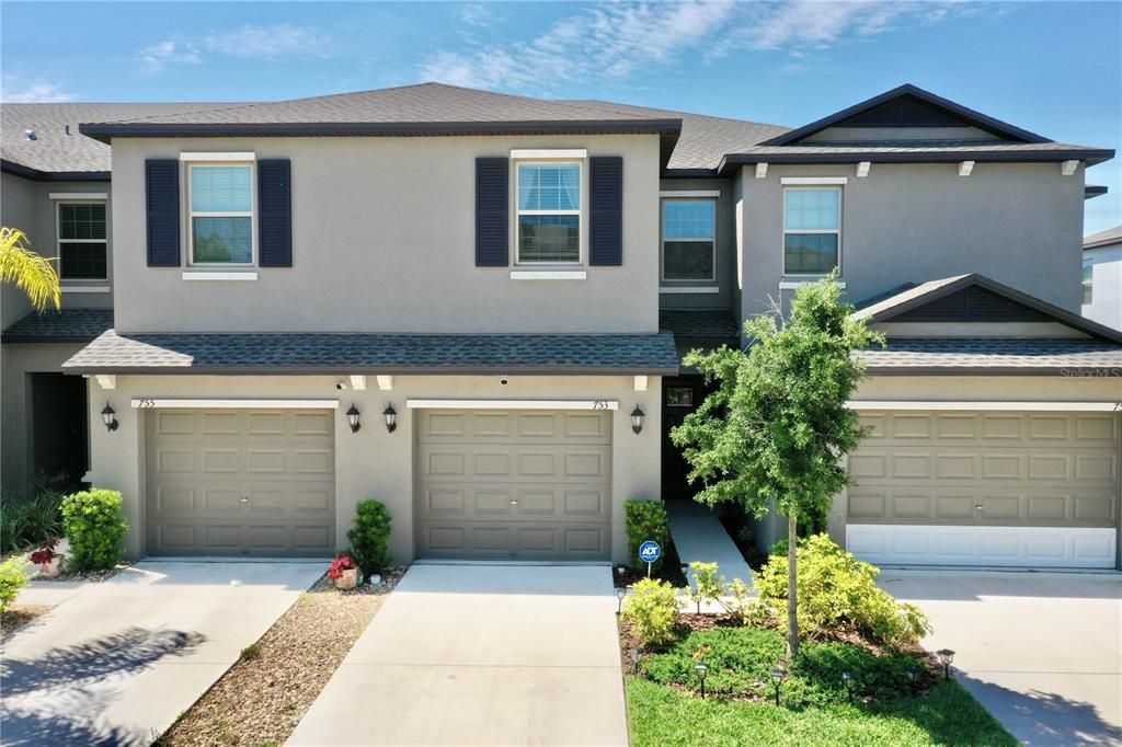 Active With Contract: $299,900 (3 beds, 2 baths, 1796 Square Feet)