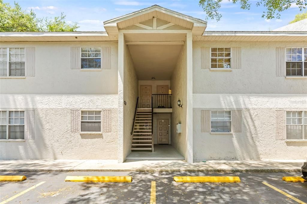 Active With Contract: $175,000 (2 beds, 2 baths, 984 Square Feet)
