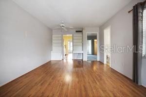 For Sale: $249,000 (1 beds, 1 baths, 734 Square Feet)